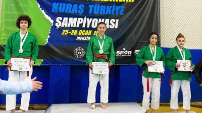 Mersin'de düzenlenen Büyükler Kuraş Türkiye Şampiyonası'nda Aksaraylı sporcular büyük bir