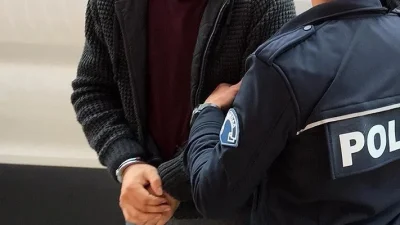 Kayseri’de aracında uyuşturucu bulunan şüpheli gözaltına alındı. İl Emniyet Müdürlüğü