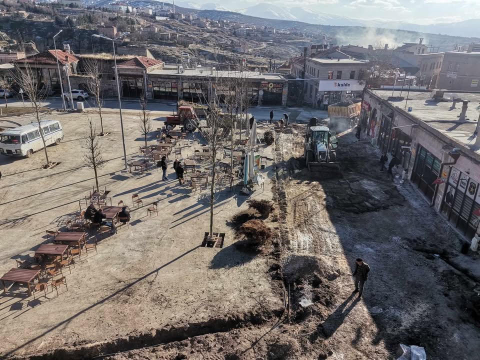 Güzelyurt Belediyesi’nden yeni meydan düzenlemesi: Çarşı meydanı projesi hızla devam ediyor