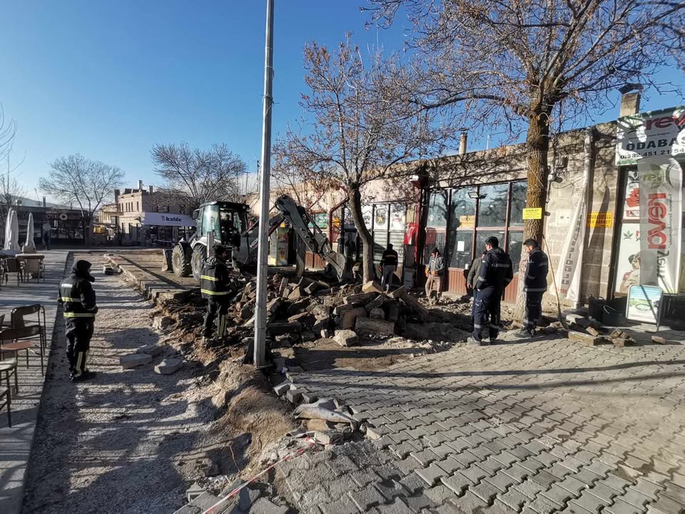 Güzelyurt Belediyesi’nden Çarşı Meydanı’nda Çevre Düzenleme Çalışmaları