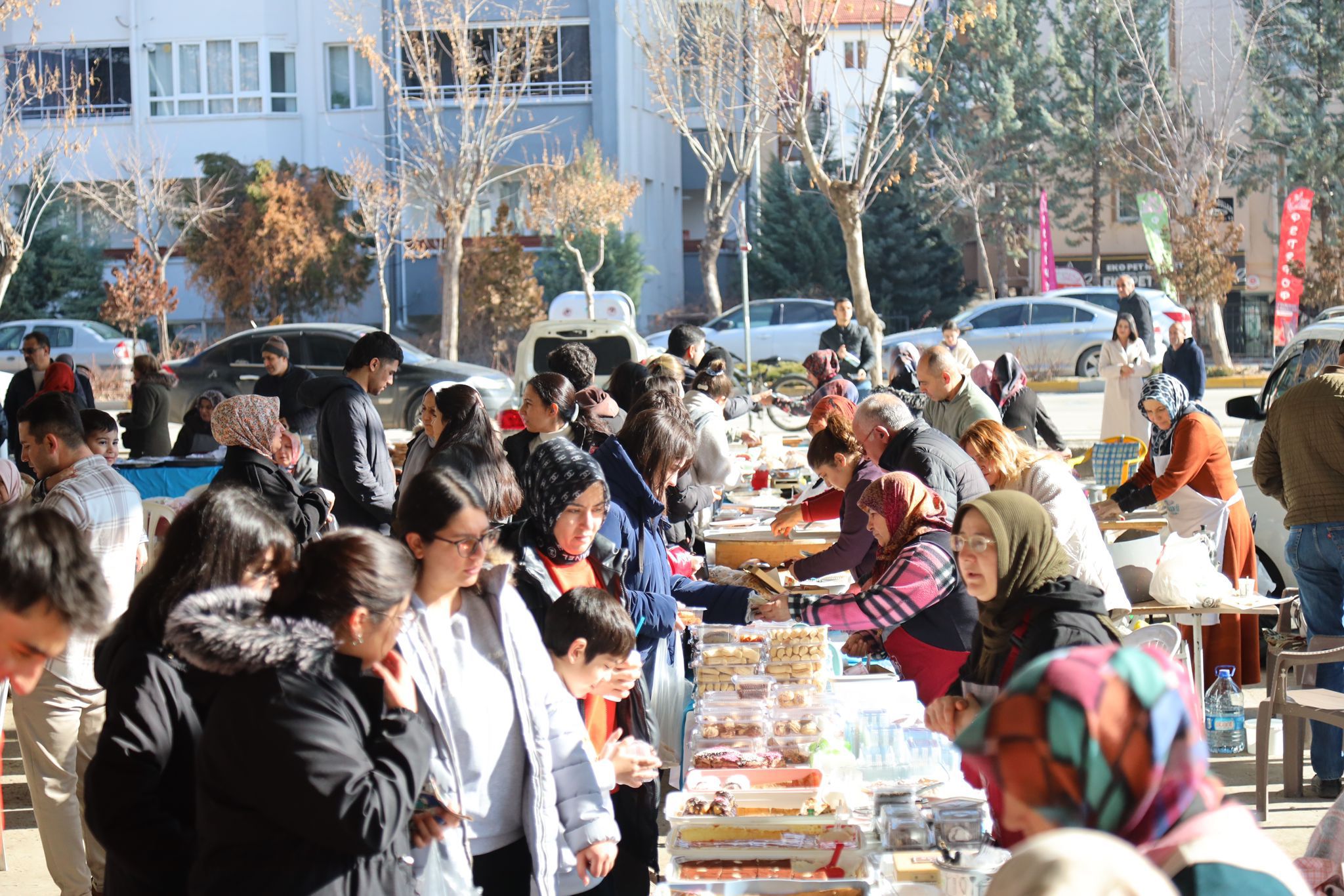 Hanımeli Pazarı: Kadınların emekleri Aksaray’da hayat buluyor