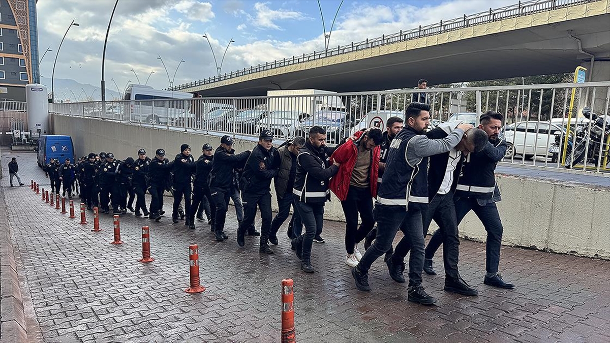 Kayseri'de organize suç örgütüne yönelik "Hücre-6" operasyonunda yakalanan 19 şüpheliden