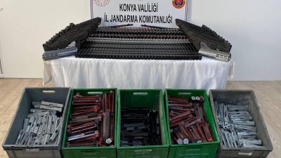 Konya'nın Beyşehir ilçesinde düzenlenen silah kaçakçılığı operasyonunda 623 tabanca üst