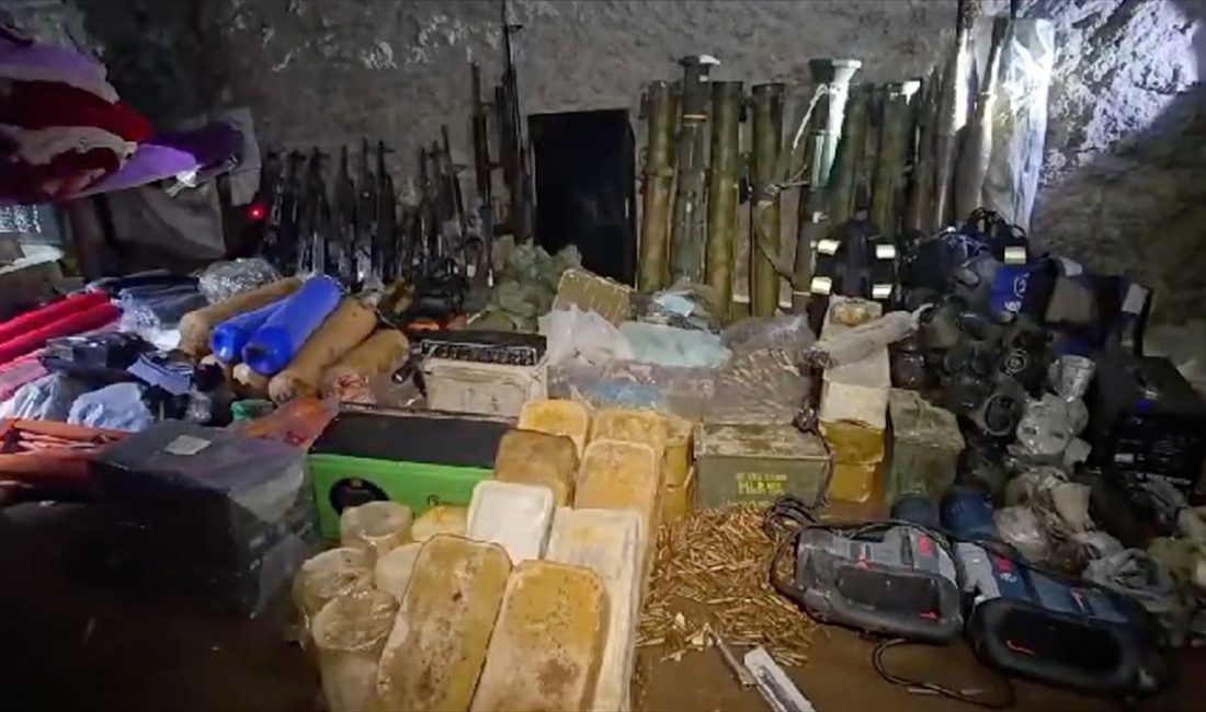 Milli Savunma Bakanlığı, Irak'ın kuzeyindeki Pençe-Kilit Operasyonu bölgesinde teröristlere ait