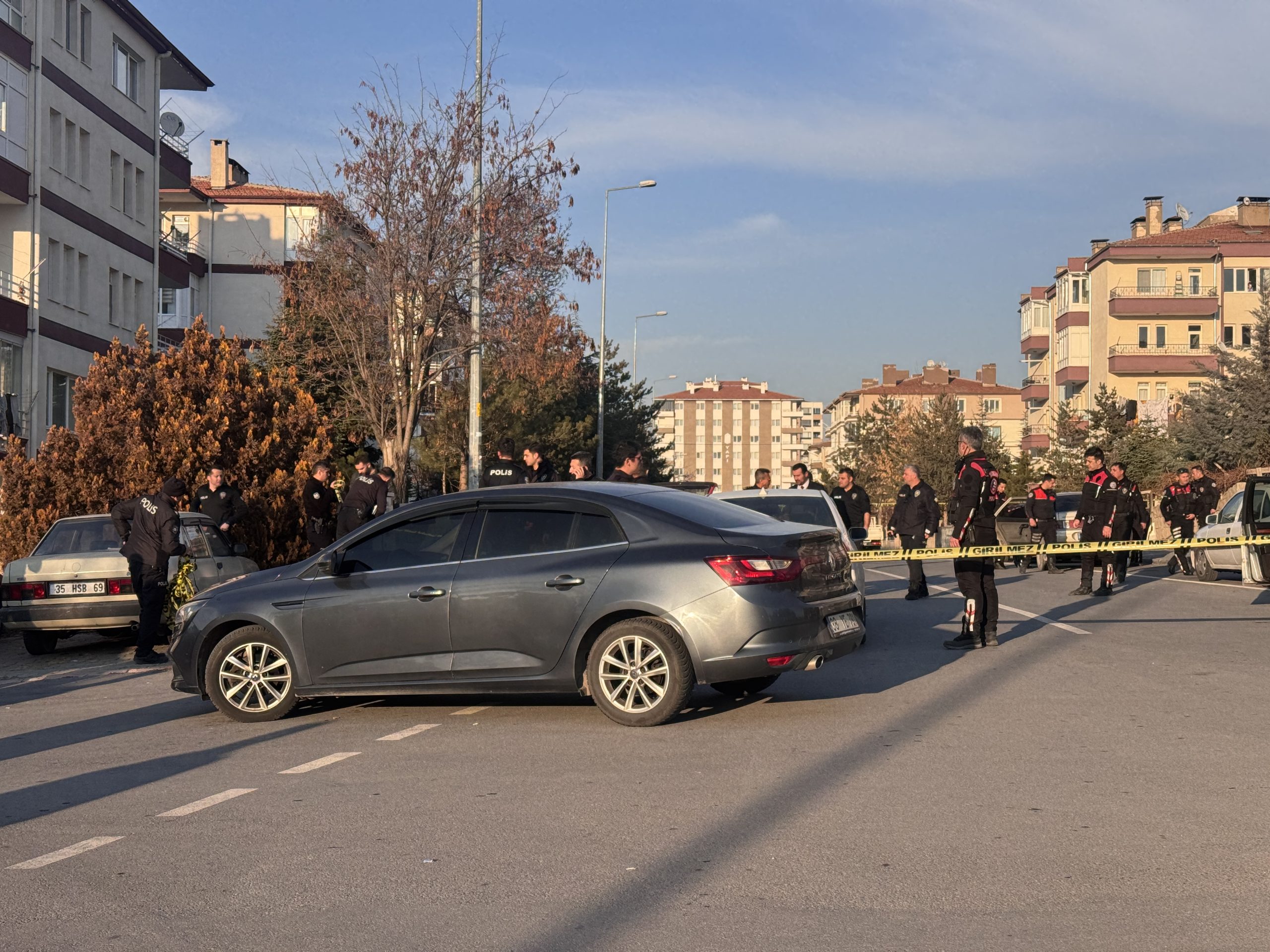 Çıkan silahlı kavgada 3 kişi yaralandı