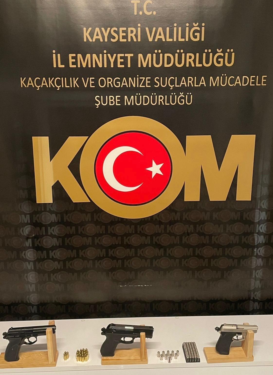 Yasa dışı silah ticareti yapan 1 kişi yakalandı