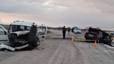 Konya'nın Çumra ilçesinde 3 aracın karıştığı zincirleme trafik kazasında 2