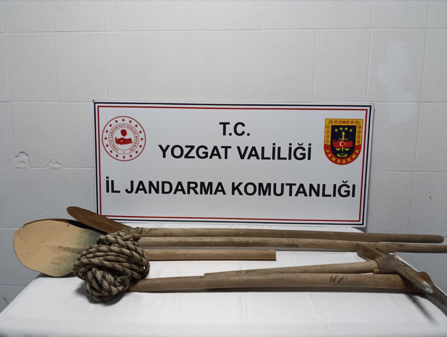 Yozgat’ta kaçak kazı yapan 7 şüpheli suçüstü yakalandı