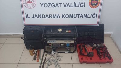 Yozgat’ta kaçak kazı yapan 3 şüpheli gözaltına alındı. İl Jandarma
