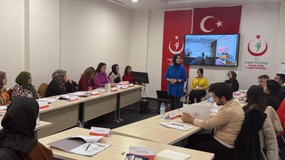 Yozgat'ta 112 Acil Çağrı Merkezinde görevli komuta kontrol merkezi personeli,