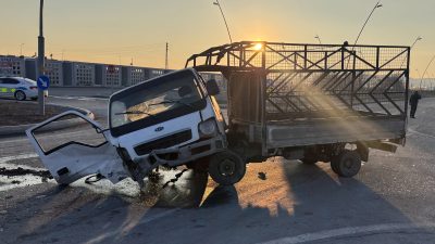 Kayseri'de trafik kazasında yaralanan 2'si polis 4 kişi hastaneye kaldırıldı.