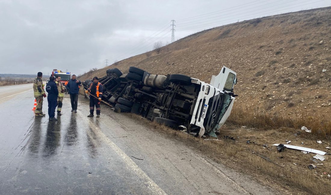 Ankara’nın Haymana ilçesinde tırın devrilmesi sonucu 1 kişi öldü, 1