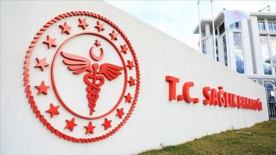 Bakanlığın "Sağlık Bakanlığı Sağlıklı Çözüm" adlı sosyal medya hesabından, gençlerde