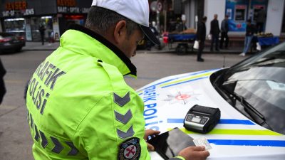Yerlikaya, sosyal medya hesabındaki açıklamasında trafik denetimlerine ilişkin verileri paylaştı.