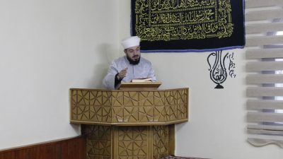 Aksaray'ın Eskil ilçesinde köylüler sabah namazı sonrası kahvaltı programında buluşuyor.