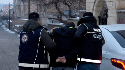 Nevşehir merkezli 3 ilde eş zamanlı gerçekleştirilen uyuşturucu operasyonunda 26