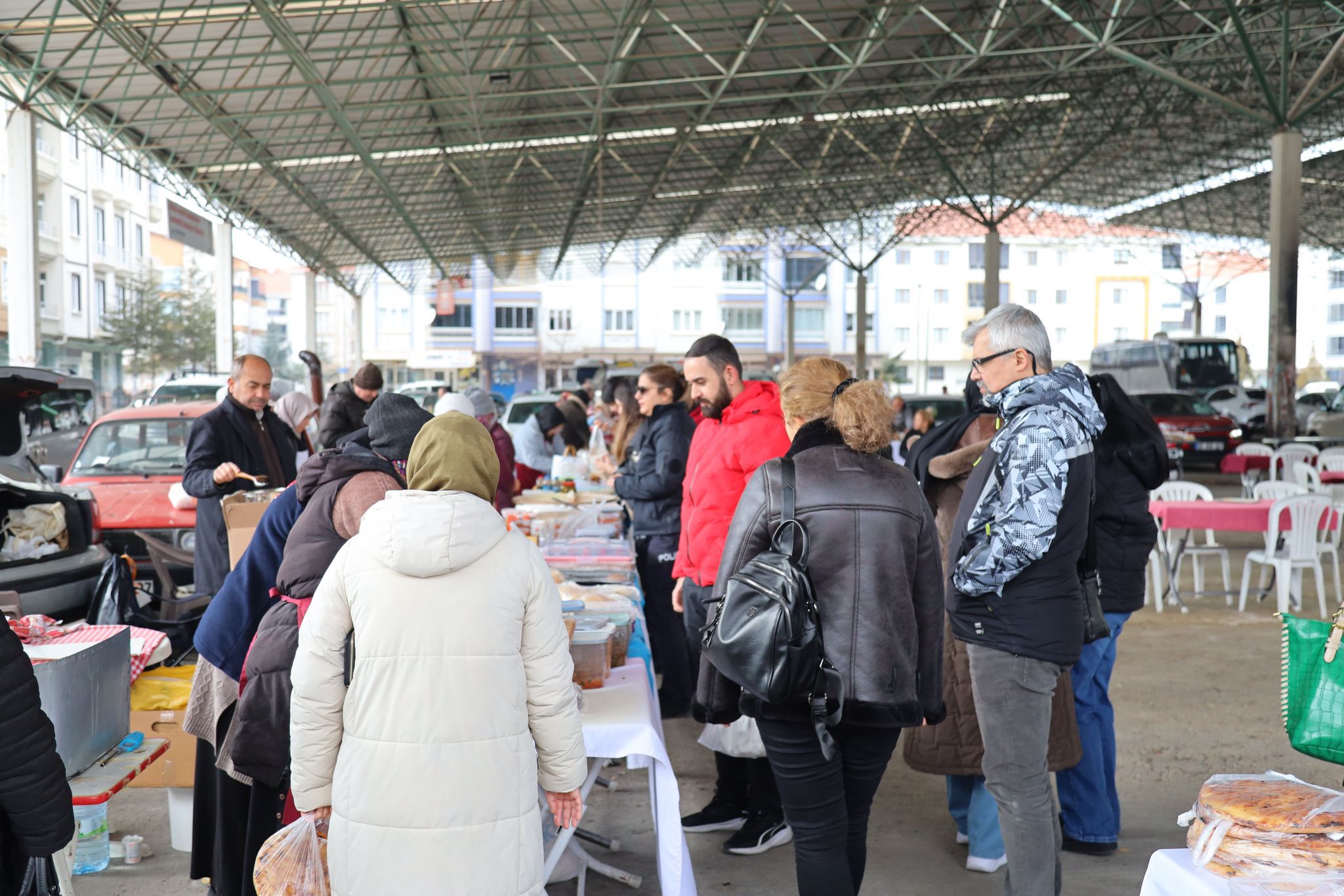 Aksaray Belediyesi’nin kadınların ev ekonomilerine destek olmaları ve el emeği