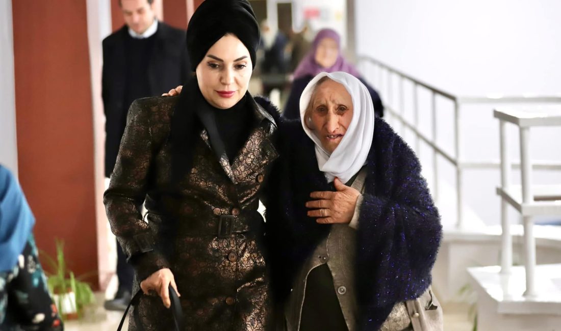 Aksaray Valisi Mehmet Ali Kumbuzoğlu ve eşi Canan Kumbuzoğlu, A.Kadir