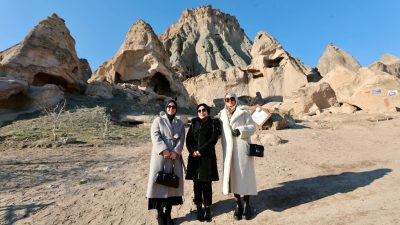 Aksaray Valisinin eşi, Canan Kumbuzoğlu komşu illerin Vali eşlerini ağırladı.
