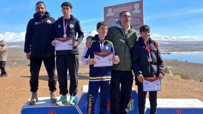 Anadolu Kız İmam Hatip Lisesi Takımı 3000 m’de 3. Oldu,