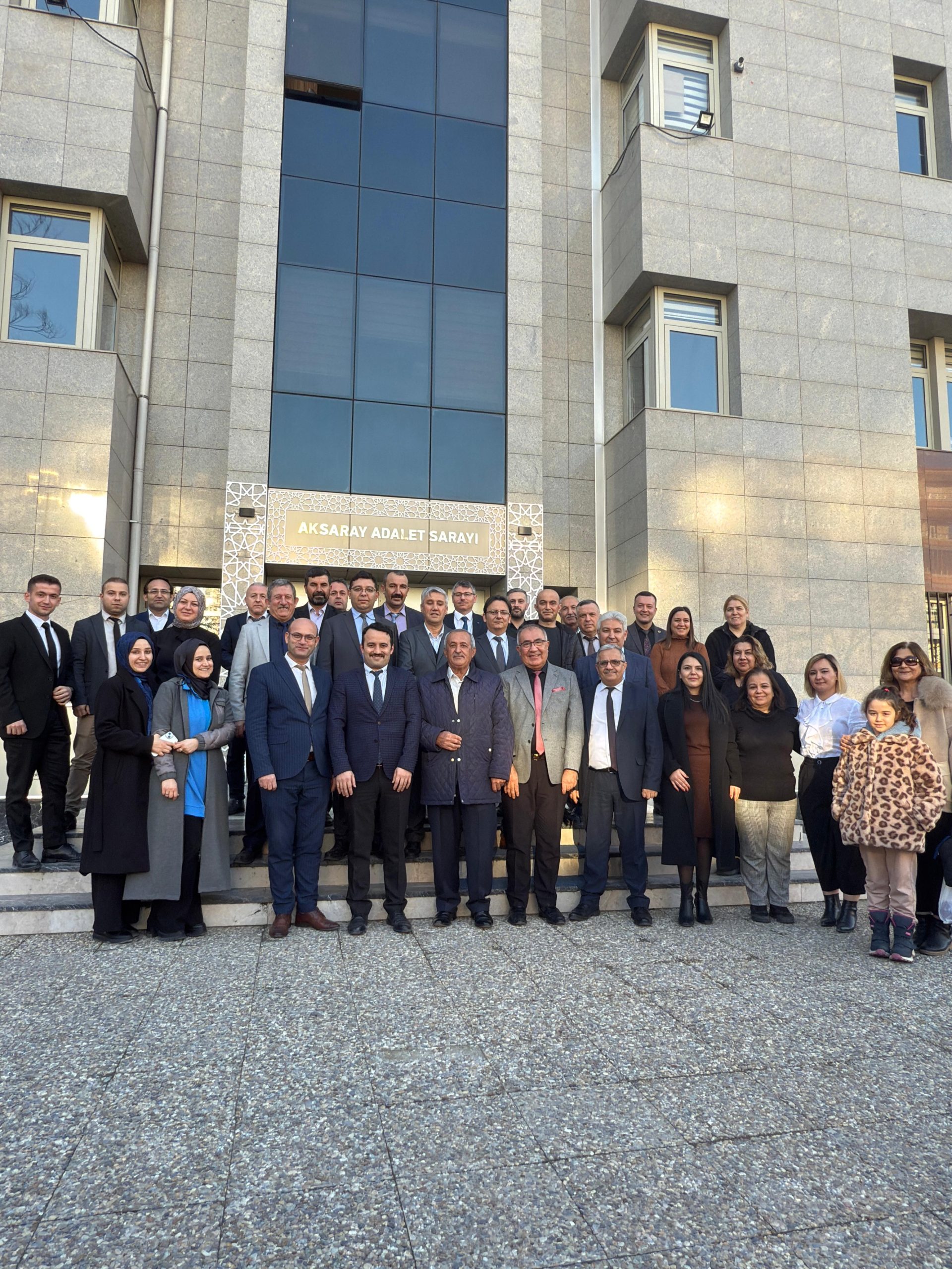 Aksaray Adliyesi’nde 43 yıllık hizmetin ardından veda: Duran Gazi Ayhan emekliye ayrıldı