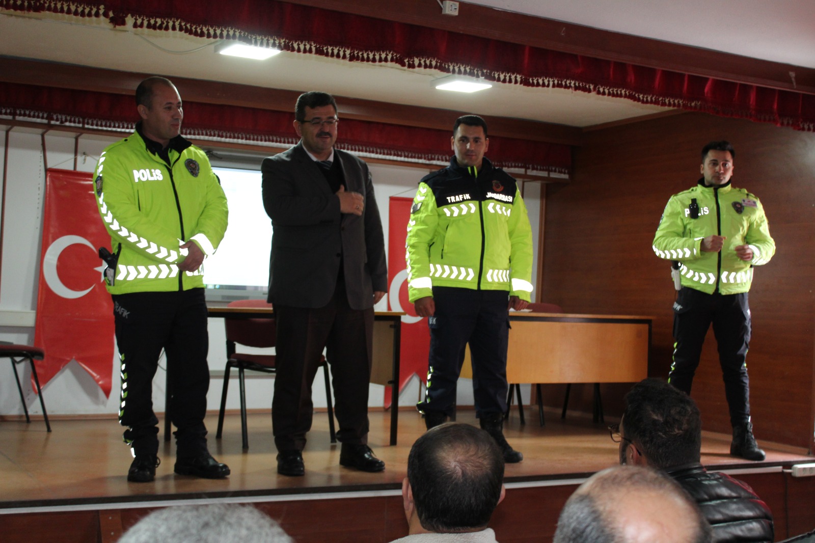 Öğrenci güvenliği için adım atıldı: Okul servis şoförlerine eğitim verildi