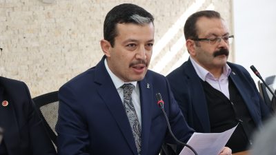 AK Parti İl Başkanı Hamza Aktürk, parti il binasında düzenlenen