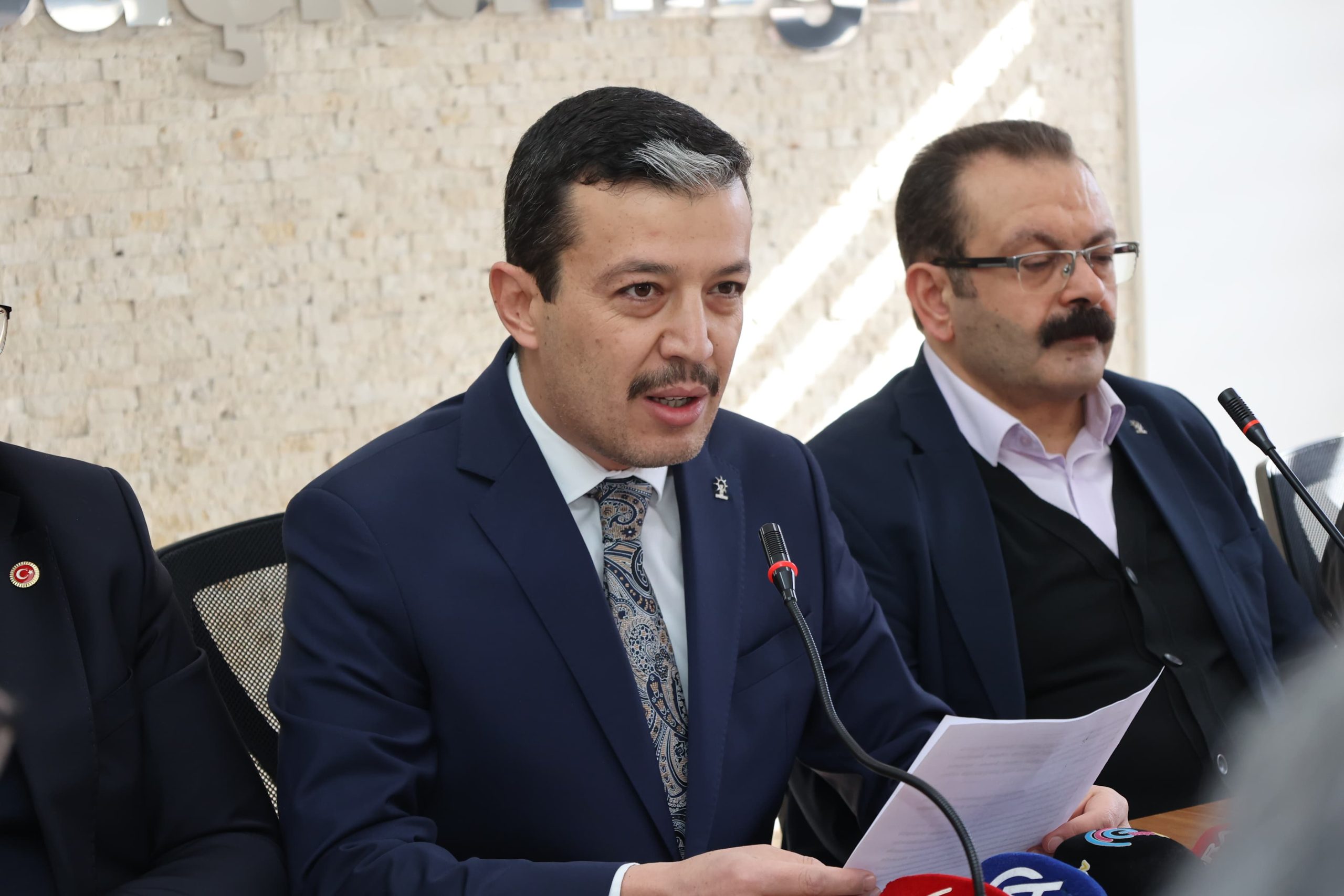 “Adında AK ışığında istikbal!” AK Parti 8. büyük olağan kongreye gün sayıyor! 