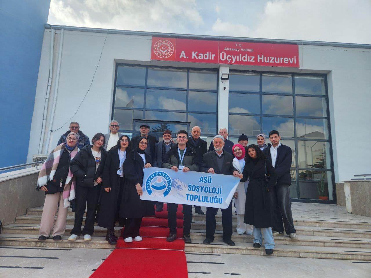 “Tekrar 20 yaşında olsam…” Huzurevi sakinlerinden hayata dair anlamlı cevaplar!