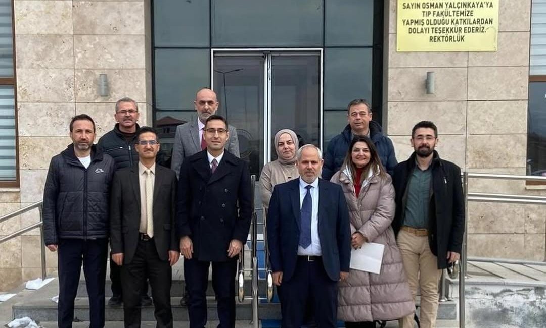 Aksaray Üniversitesi (ASÜ) Tıp Fakültesi, akademik ve idari personelden oluşan