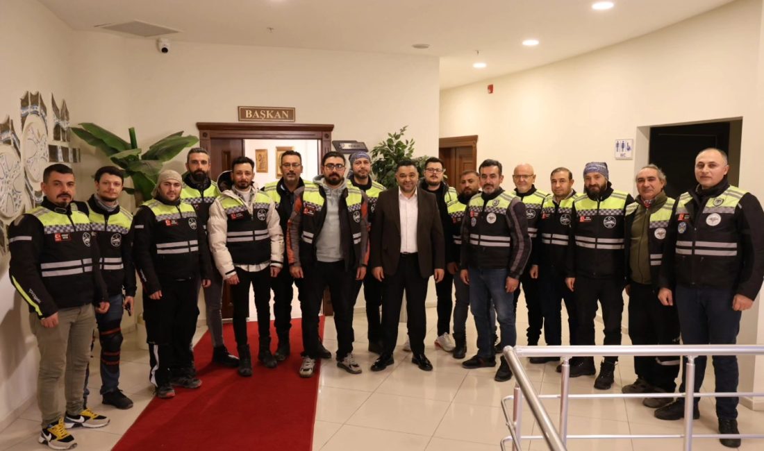 Aksaray Motosiklet Sporları Derneği Başkanı Erdi Karademir ve beraberindeki dernek