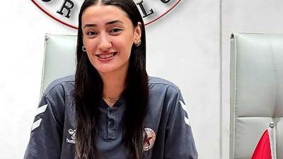 Kuzeyboru Kadın Voleybol Takımı, başarılı smaçör Ayşe Çürük ile 2025-2026,
