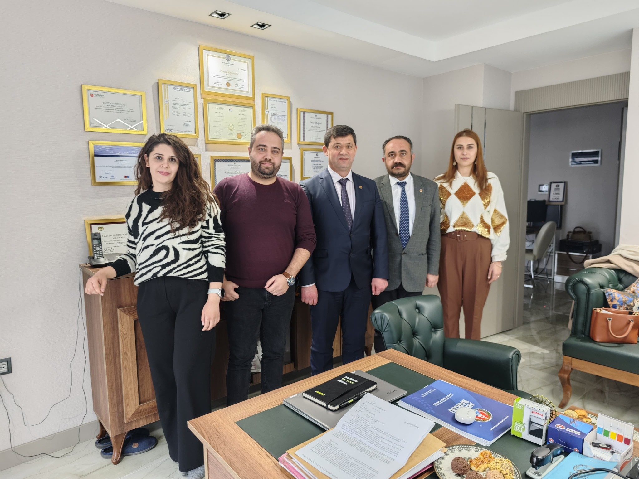 Aksaray Barosu’ndan güçlü birlik: Başkan Düzgün ve ekibi ziyarette!