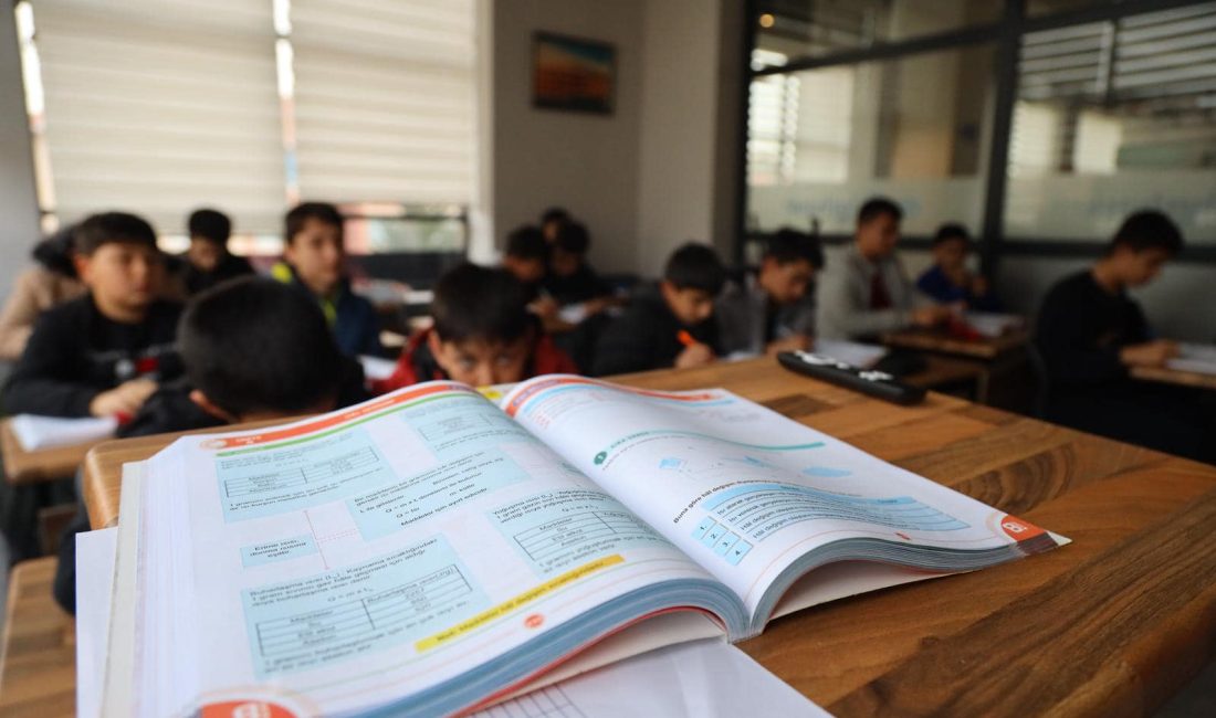 Aksaray Belediyesi, gençlerin eğitimine destek vermek ve sosyal gelişimlerine katkı