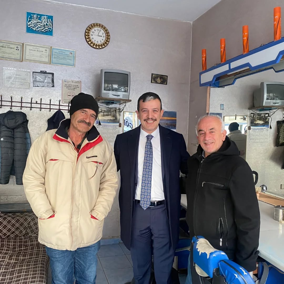 AK Parti Aksaray İl Başkanı Aktürk, esnaf ve vatandaşla bir arada