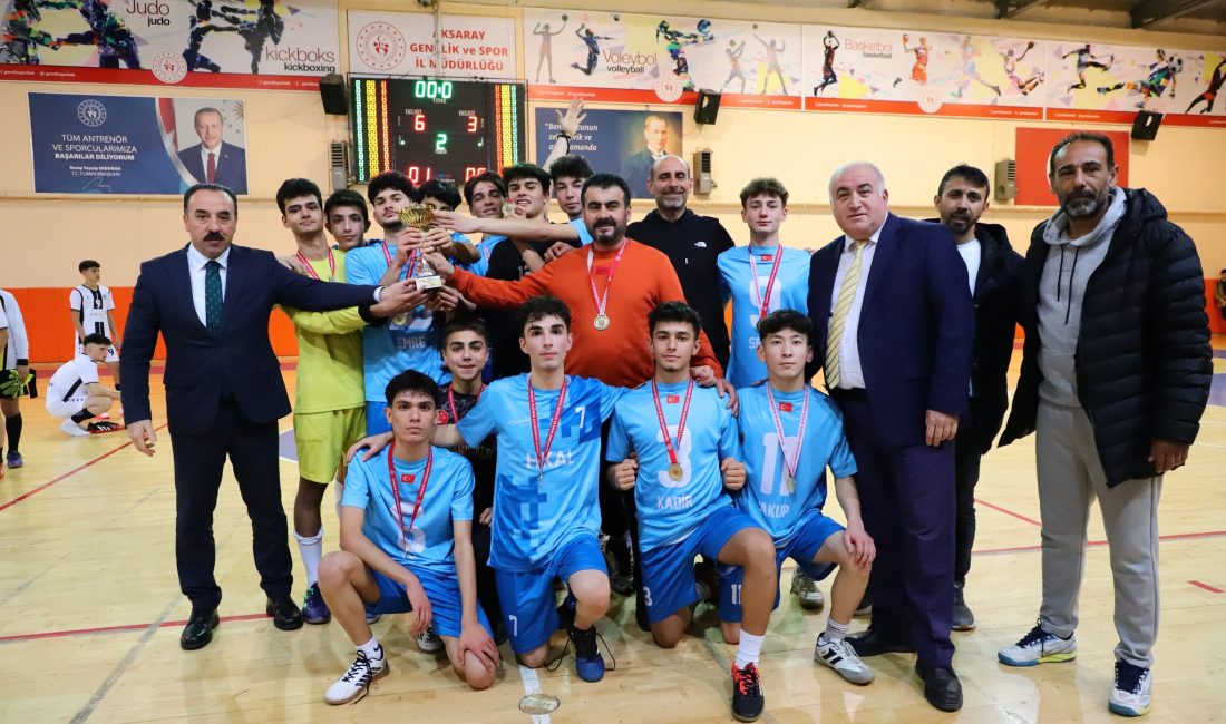 Aksaray’da düzenlenen Okul Sporları Genç Erkekler Futsal İl Birinciliği müsabakaları