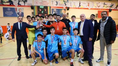Aksaray’da düzenlenen Okul Sporları Genç Erkekler Futsal İl Birinciliği müsabakaları