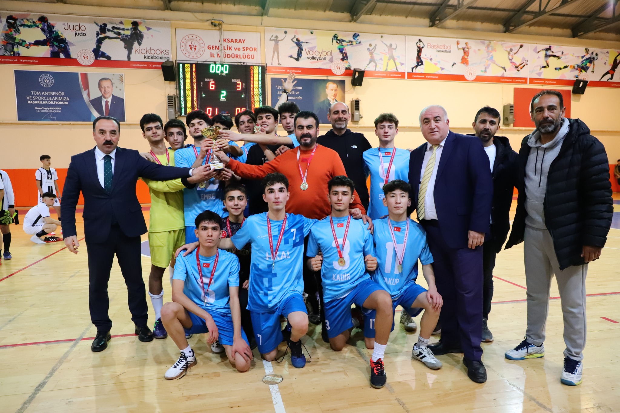 Aksaray’da düzenlenen Okul Sporları Genç Erkekler Futsal İl Birinciliği müsabakaları