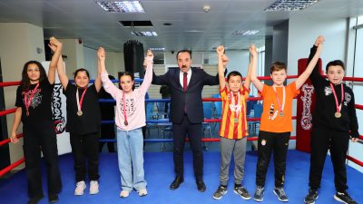 Aksaray'da düzenlenen Okul Sporları Gençler A-B Boks İl Birinciliği müsabakaları