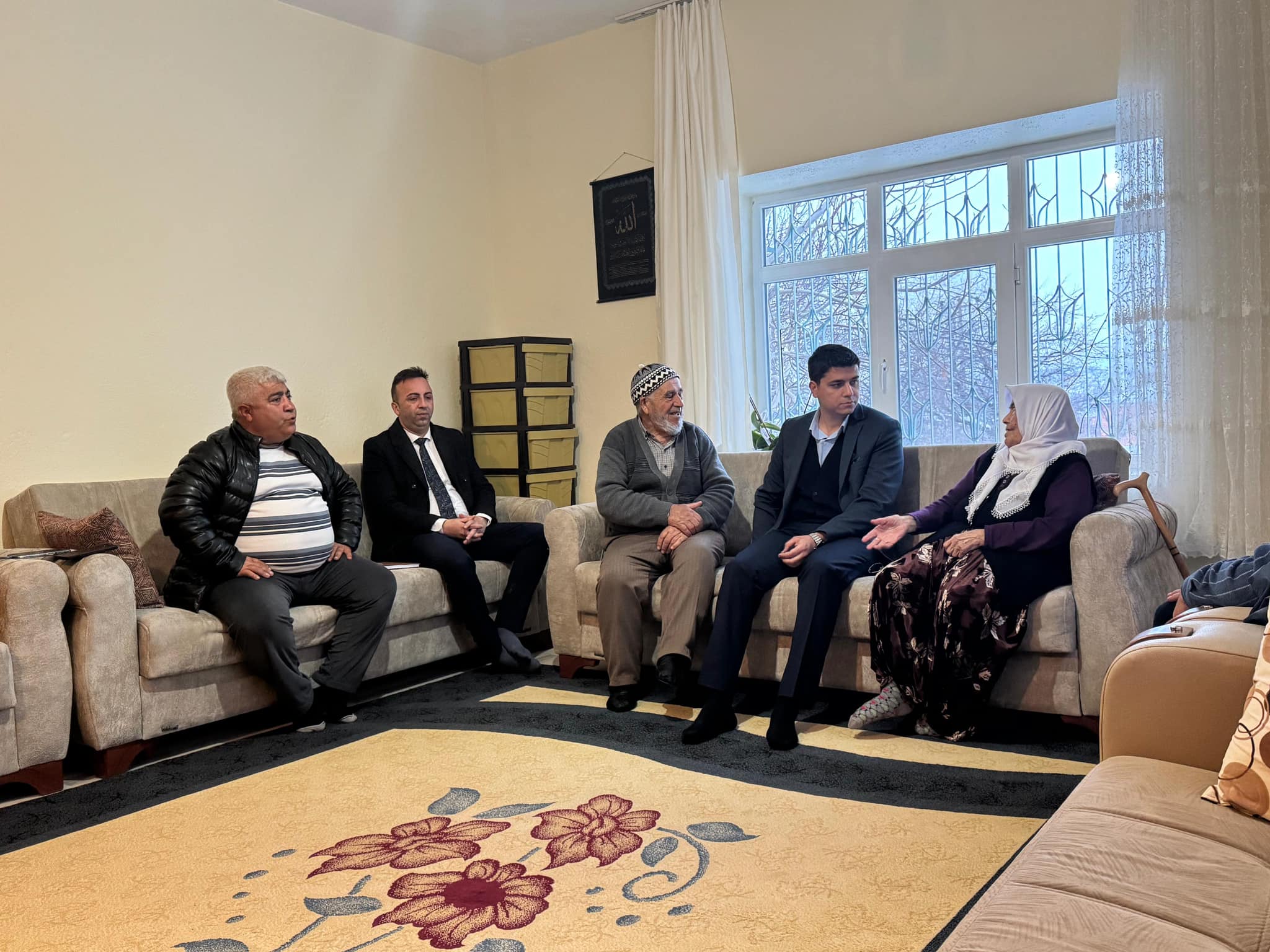 Güzelyurt Kaymakamı Muammer Yetiş, Selime beldesinde ikamet eden vatandaşları ziyaret