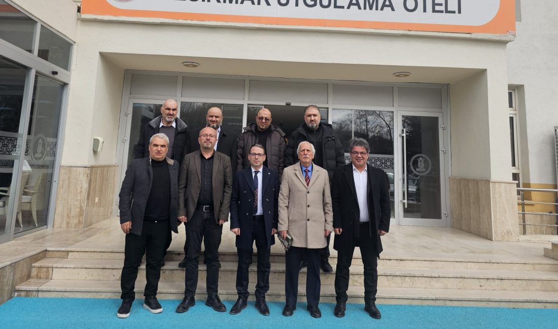 Aksaray’daki yerel basın temsilcileriyle bir araya gelen Konya Basın İlan