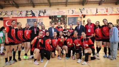 Geçen sezonu Türkiye 2. olarak tamamlayan Aksaray Belediye Spor’un Küçük