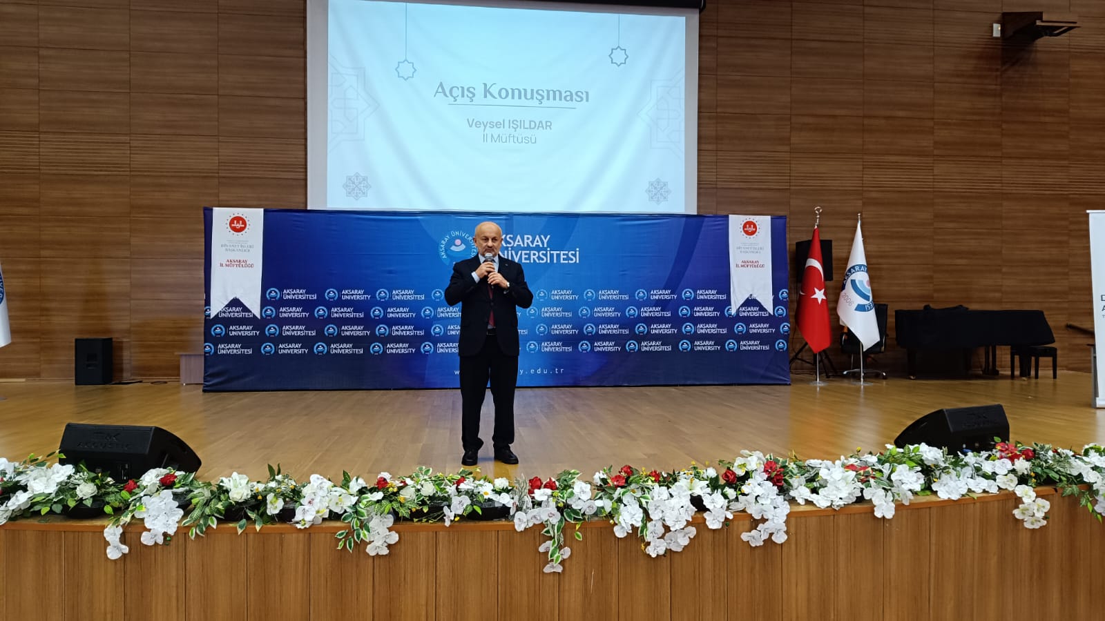 Dijital dünyada dini değerler konuşuldu! Aksaray’da önemli konferans