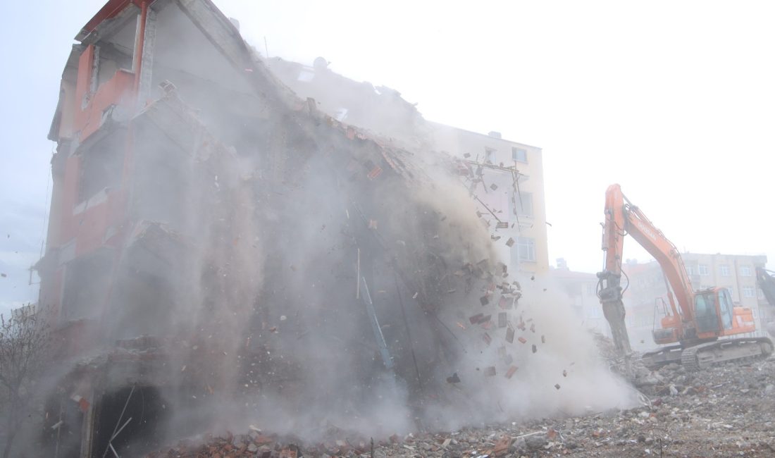 Belediye Başkanı Dr. Evren Dinçer, Türkiye’nin deprem kuşağında yer alması
