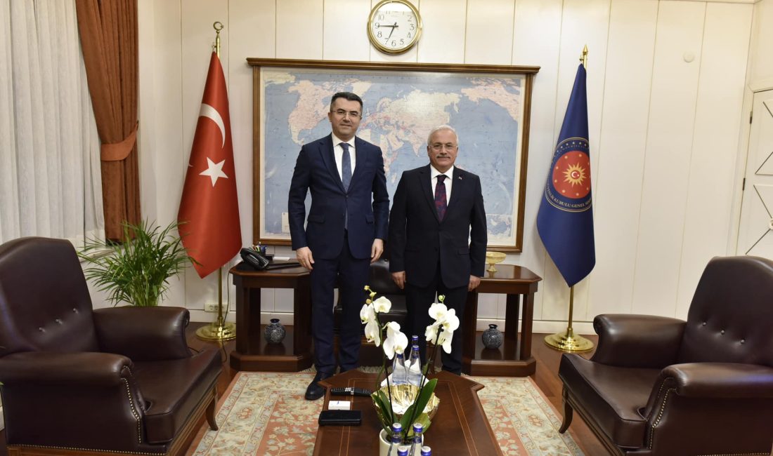 Aksaray Valisi Mehmet Ali Kumbuzoğlu, göreve yeni başlayan Milli Güvenlik