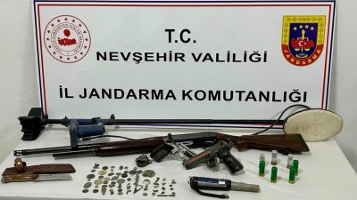 Nevşehir’de tarihi eser olduğu değerlendirilen içinde sikkelerin de bulunduğu 68