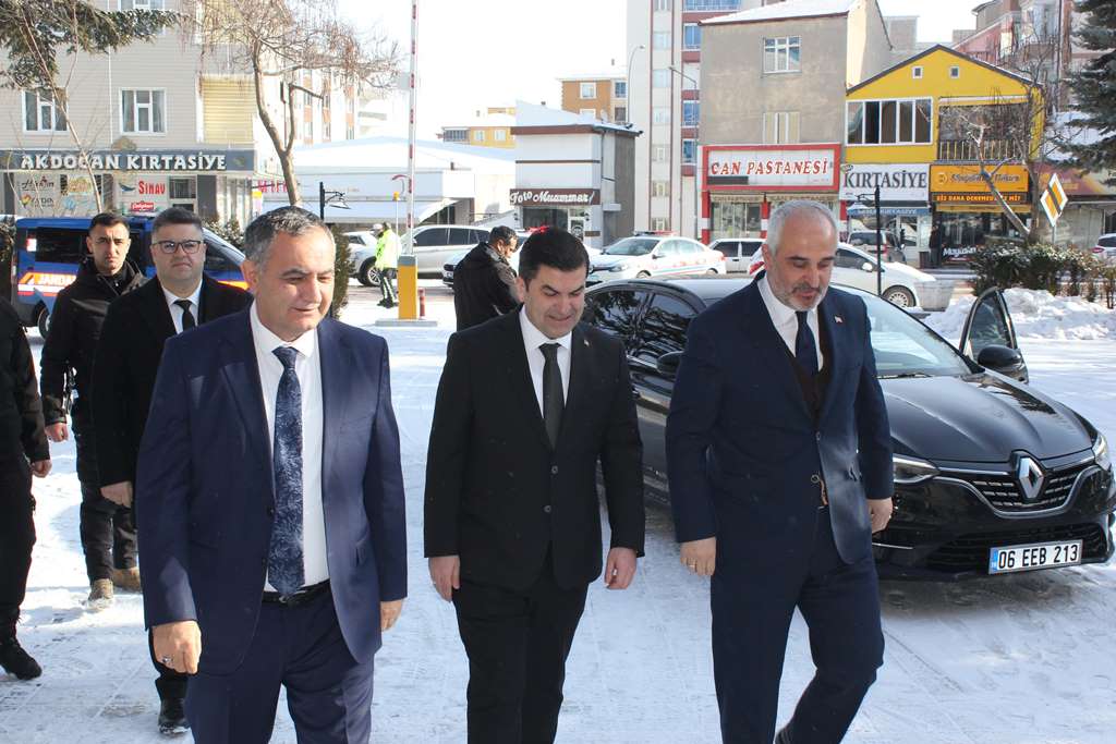 Ortaköy’de eğitim seferberliği! Genel Müdür ve Akademi Başkanı İlçeyi ziyaret etti