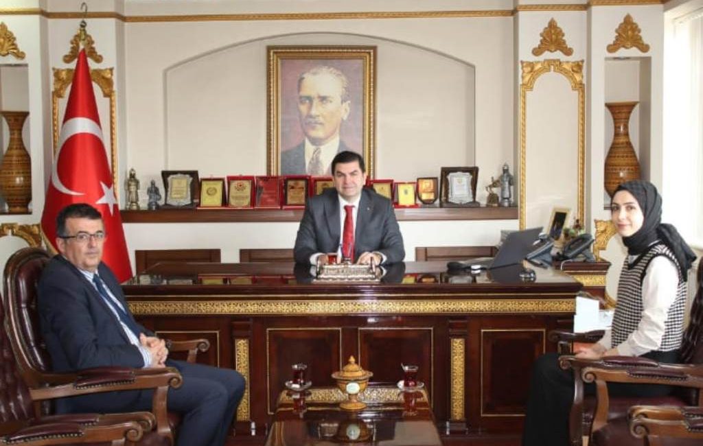 Ortaköy İlçe Malmüdürü Haluk Rıfat Demirel ve Gelir Uzmanı Şeyda