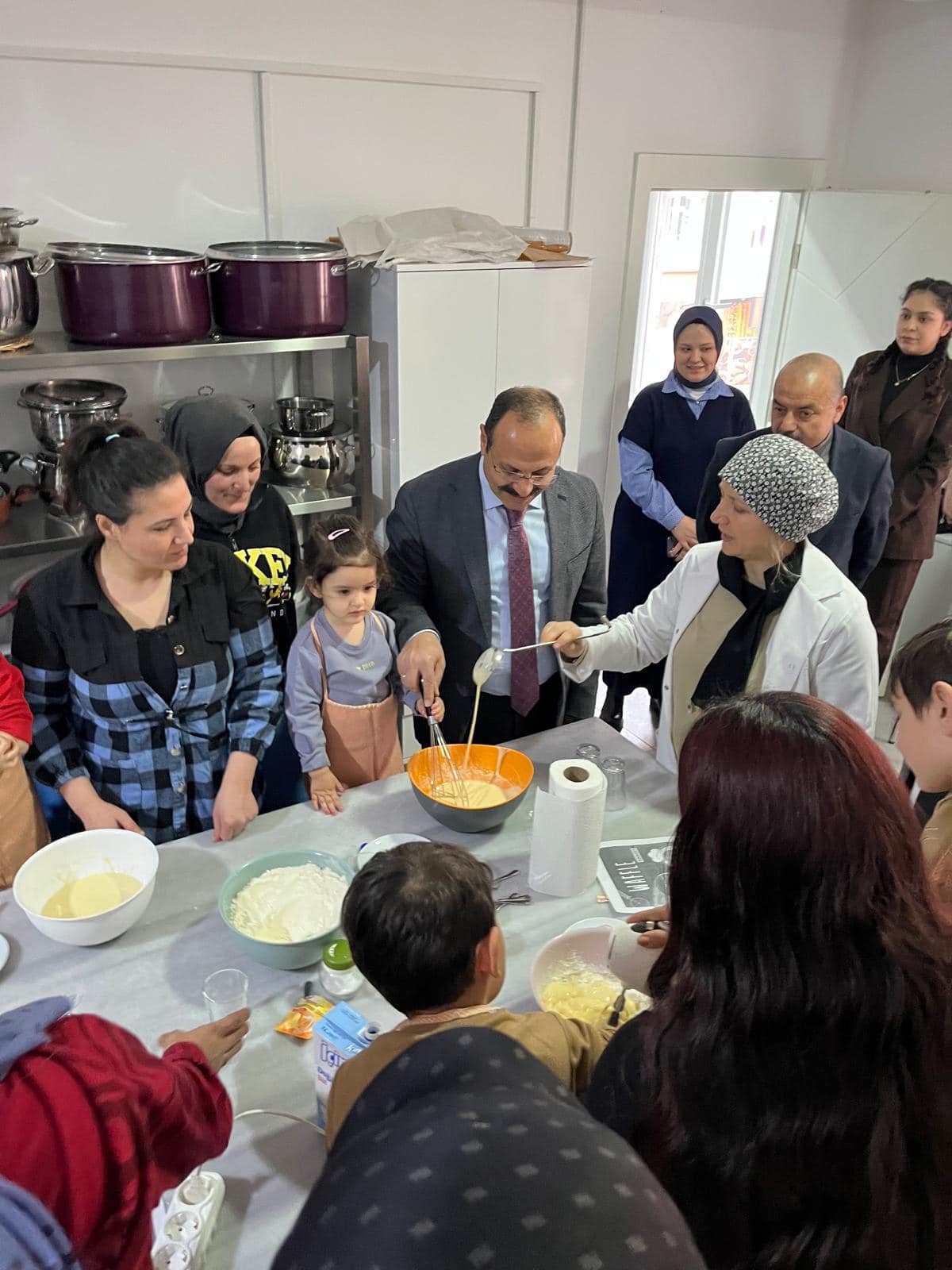 Aksaray’da sıcacık bir buluşma: Pasta atölyesi şenliği