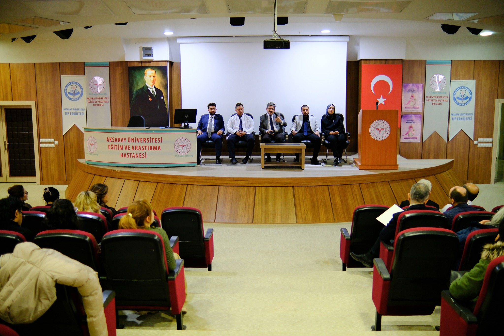 Aksaray’da aile hekimleri ve hastane hekimleri buluştu: Sağlıkta iş birliği güçleniyor